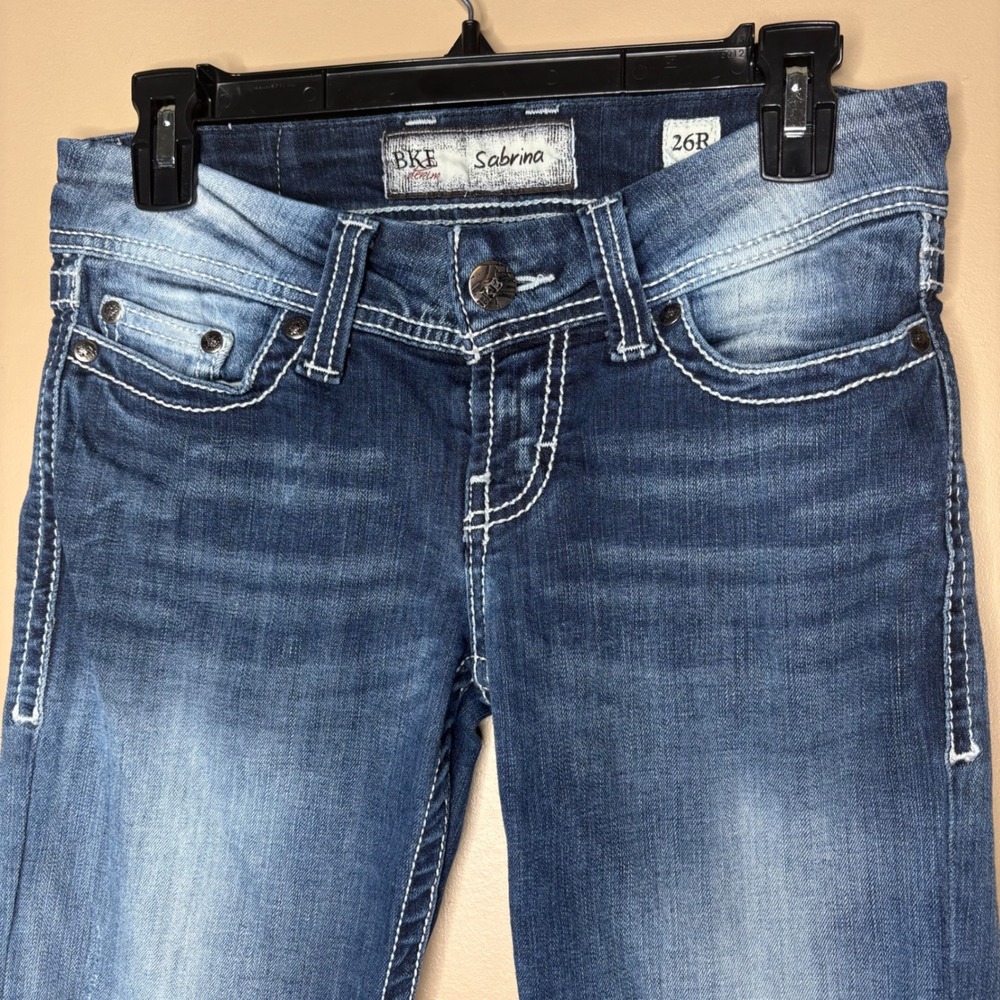 BKE Sabrina Bootcut Jeans Womens 26R Medium Wash Low Rise Contrast Stitch Blue